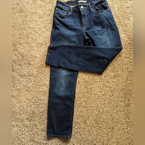 Brand new junior/women Levi's